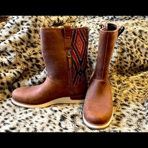 Merrell Roam pull-on waterproof boots